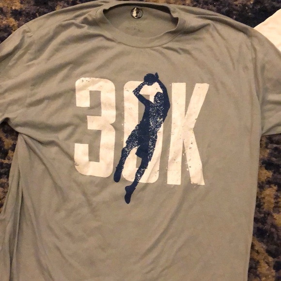Men’s Large Dirk Nowitzki Special Edition Tee - Picture 1 of 4